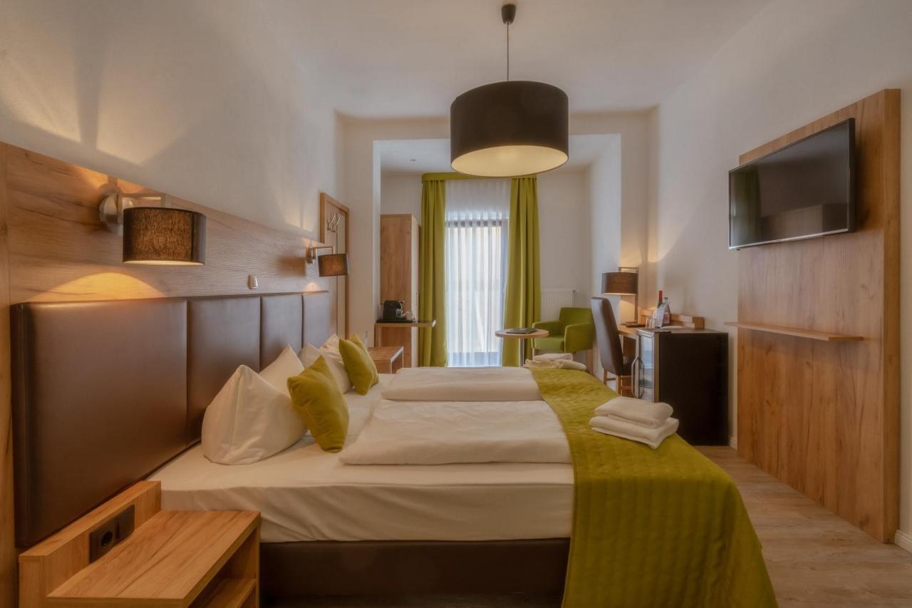 רודסהיים אם ריין Weinhotel Des Riesling Zum Gruenen Kranz מראה חיצוני תמונה