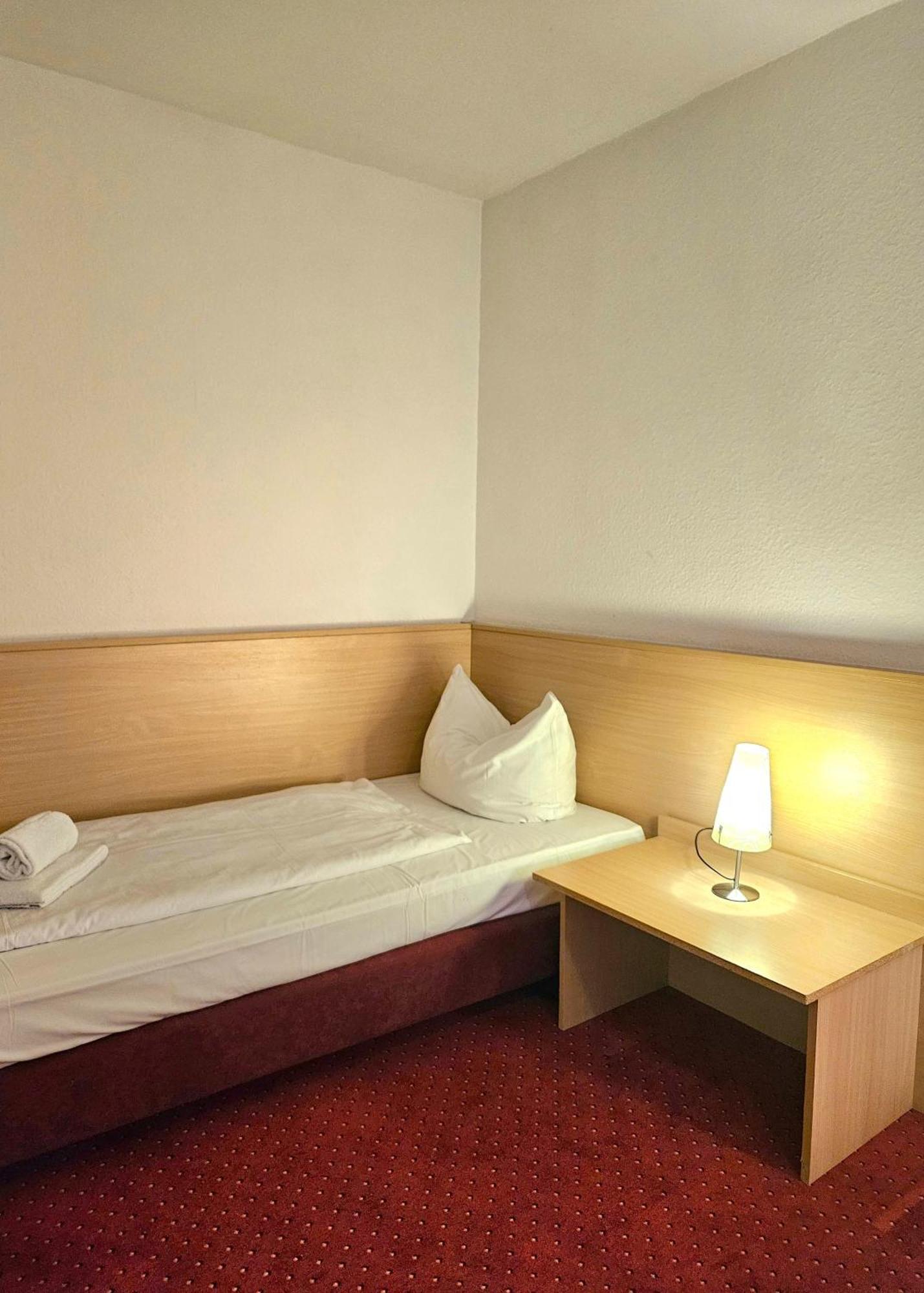 רודסהיים אם ריין Weinhotel Des Riesling Zum Gruenen Kranz חדר תמונה