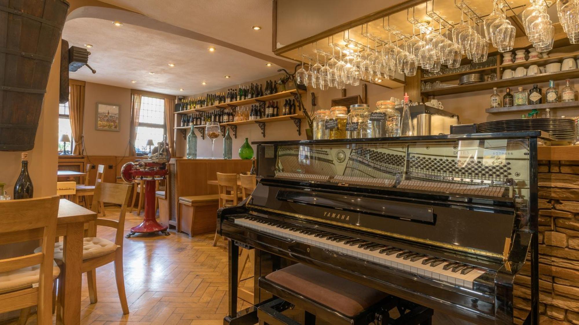 רודסהיים אם ריין Weinhotel Des Riesling Zum Gruenen Kranz מראה חיצוני תמונה