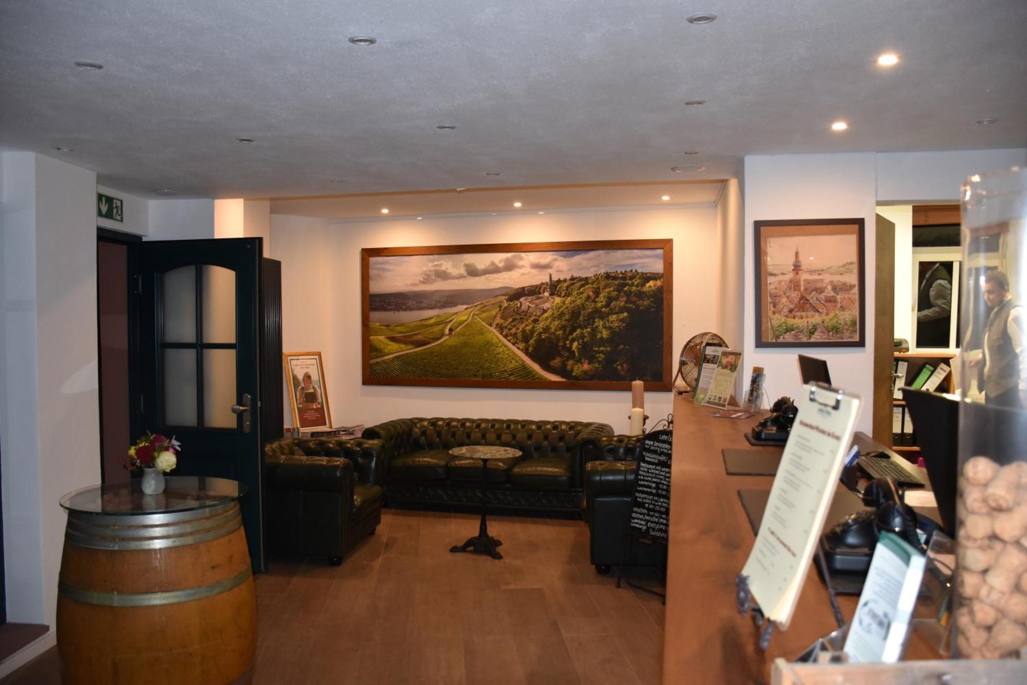 רודסהיים אם ריין Weinhotel Des Riesling Zum Gruenen Kranz מראה חיצוני תמונה